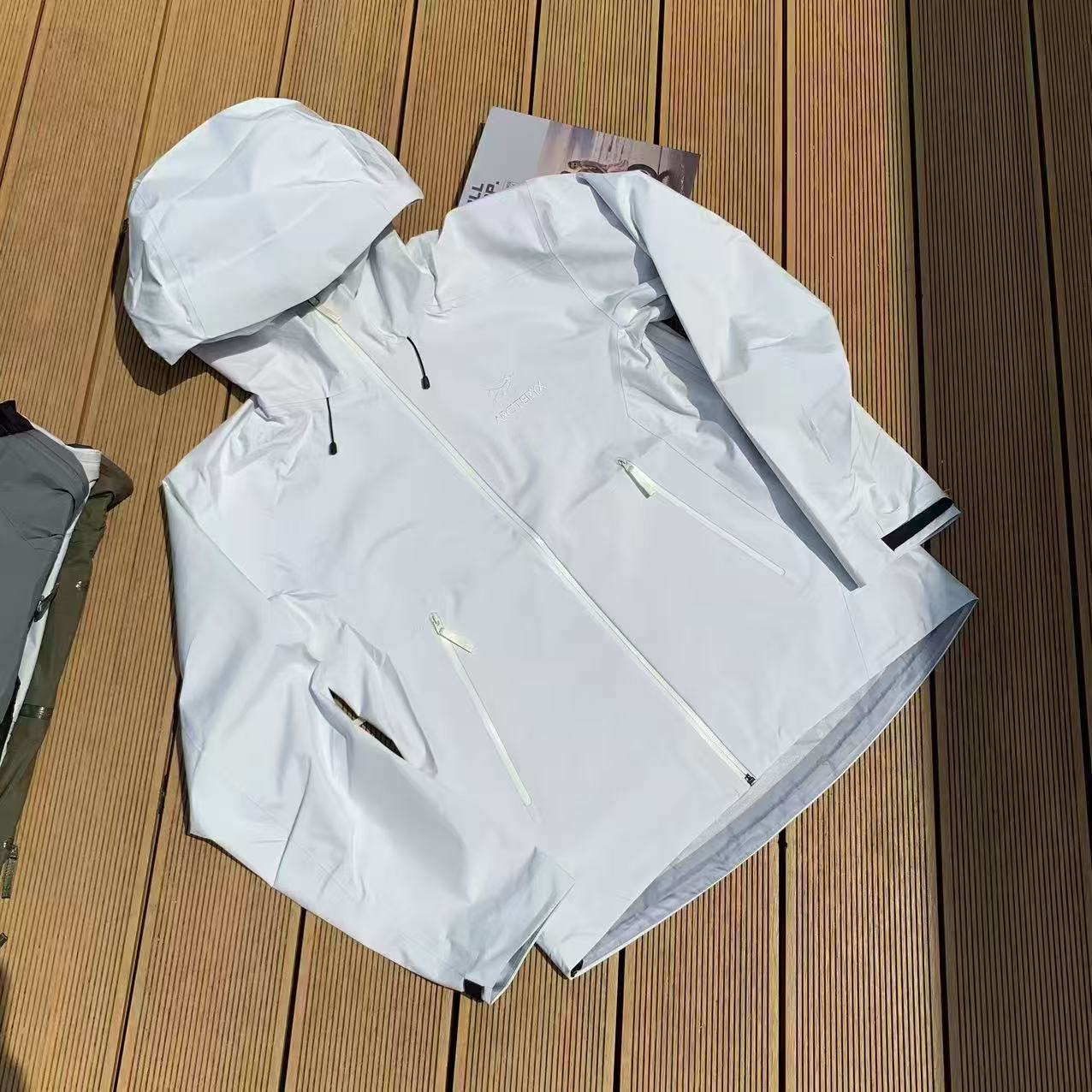 Arcteryx Beta Mens Waterproof Jacket - Snow White