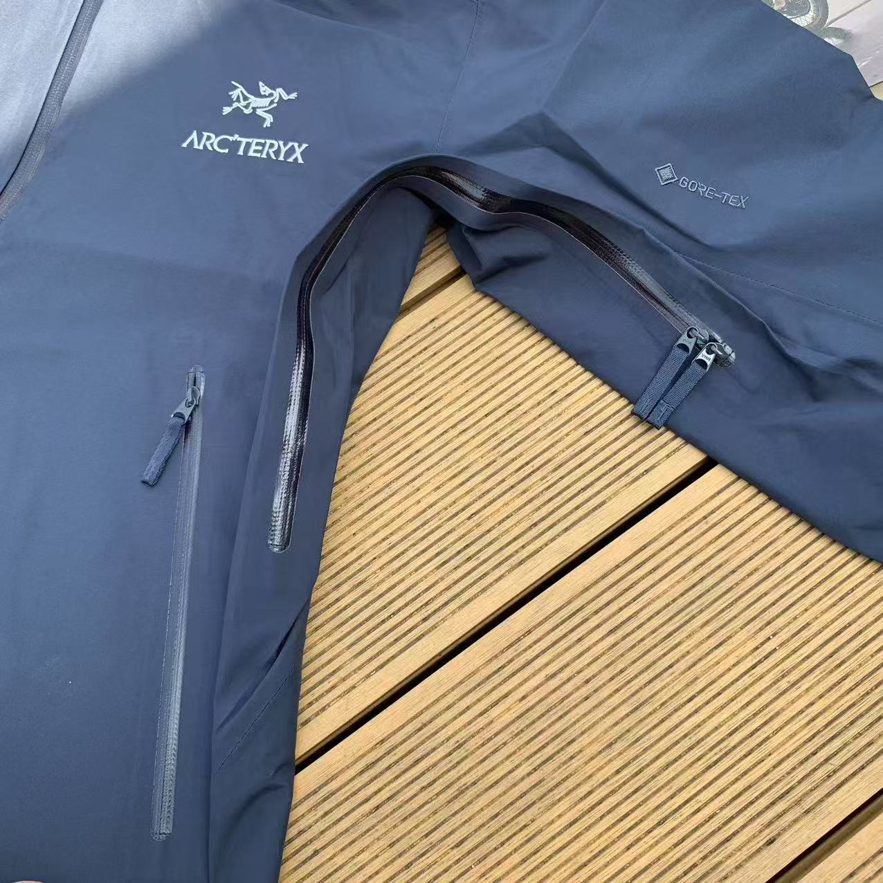 Arcteryx Beta Mens Waterproof Jacket - Navy Blue